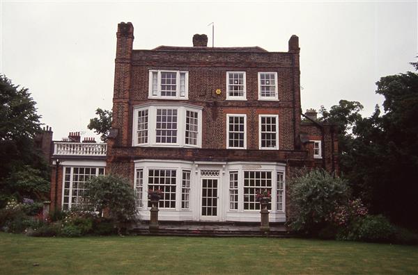 East Facade, Squire's Mount, Hampstead © National Trust